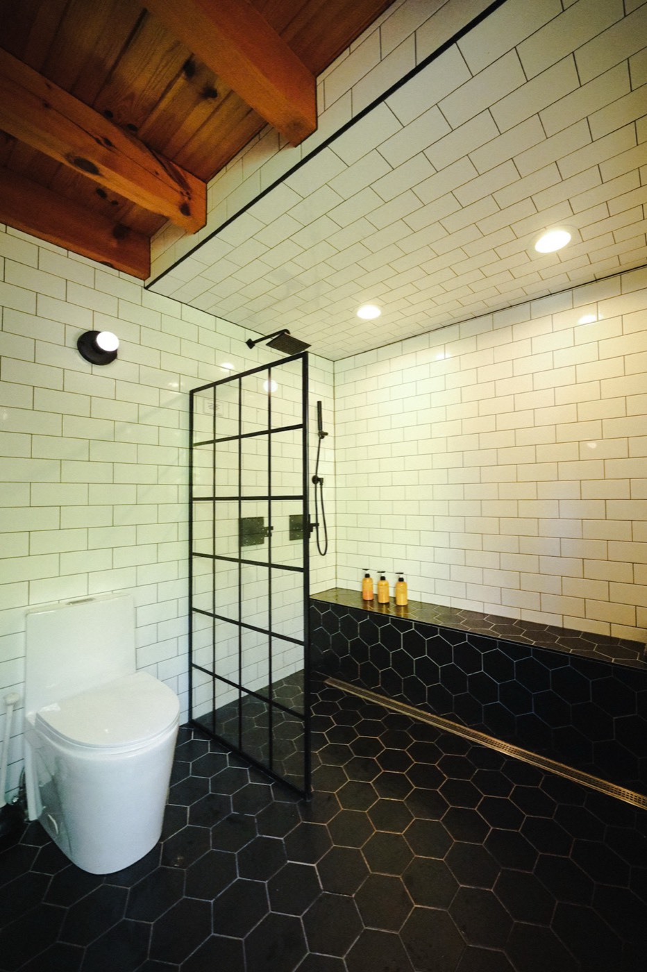 The Frontenac south-facing lake views