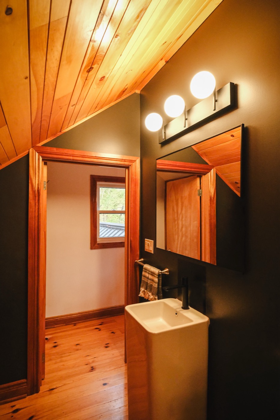 The Frontenac panoramic barrel sauna on the water