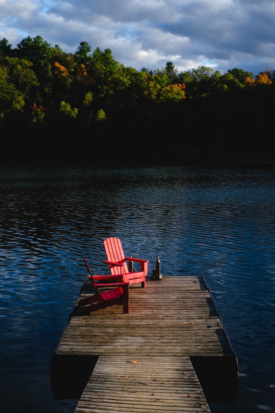 The Frontenac waterfront setting on thirty island lake